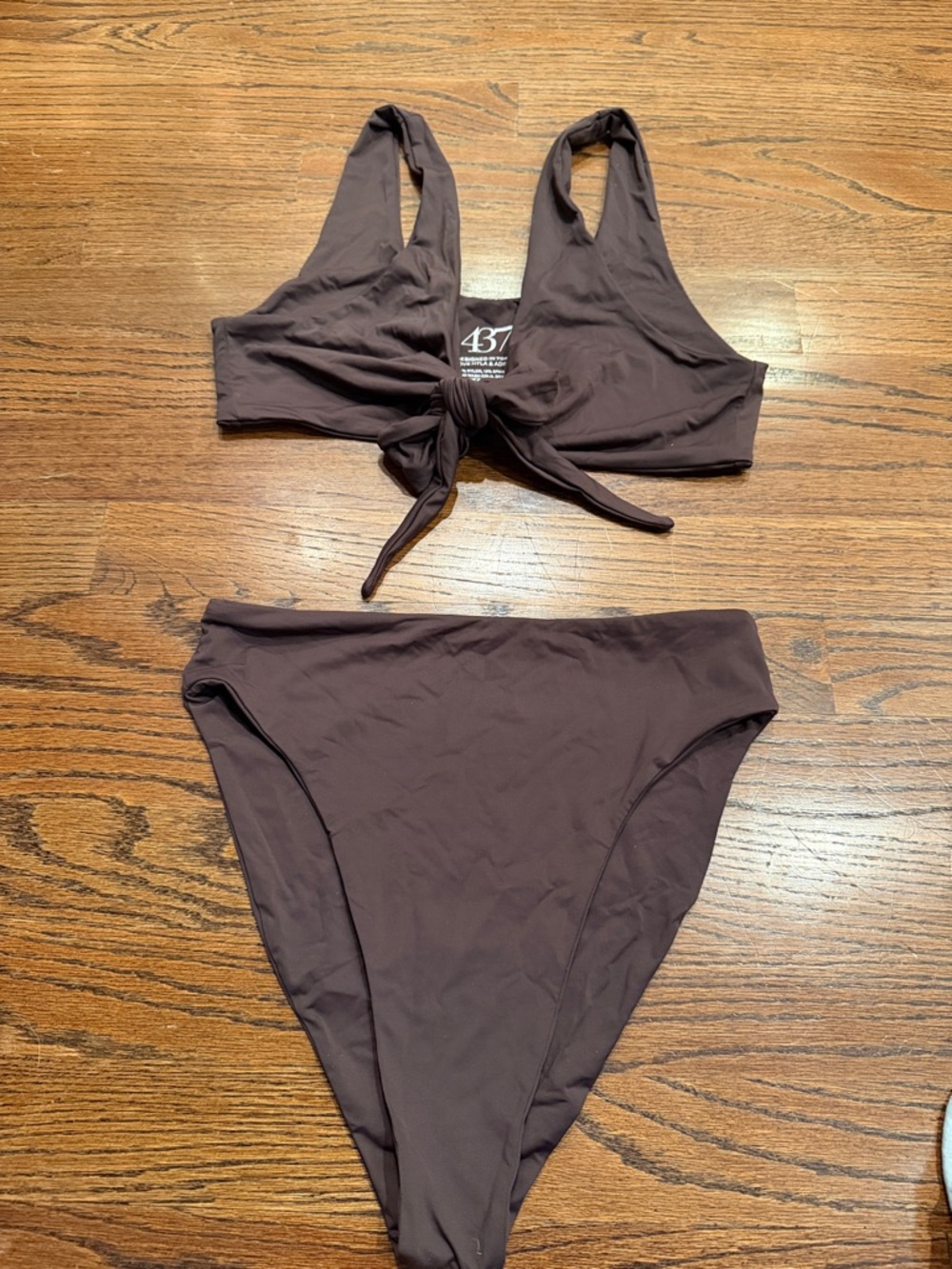 437 Women’s brown Tie-Front Bikini Set in Deep Brown Sz medium top large bottom